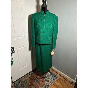 Vintage Saks Fifth Avenue Kelly Green Skirt suit